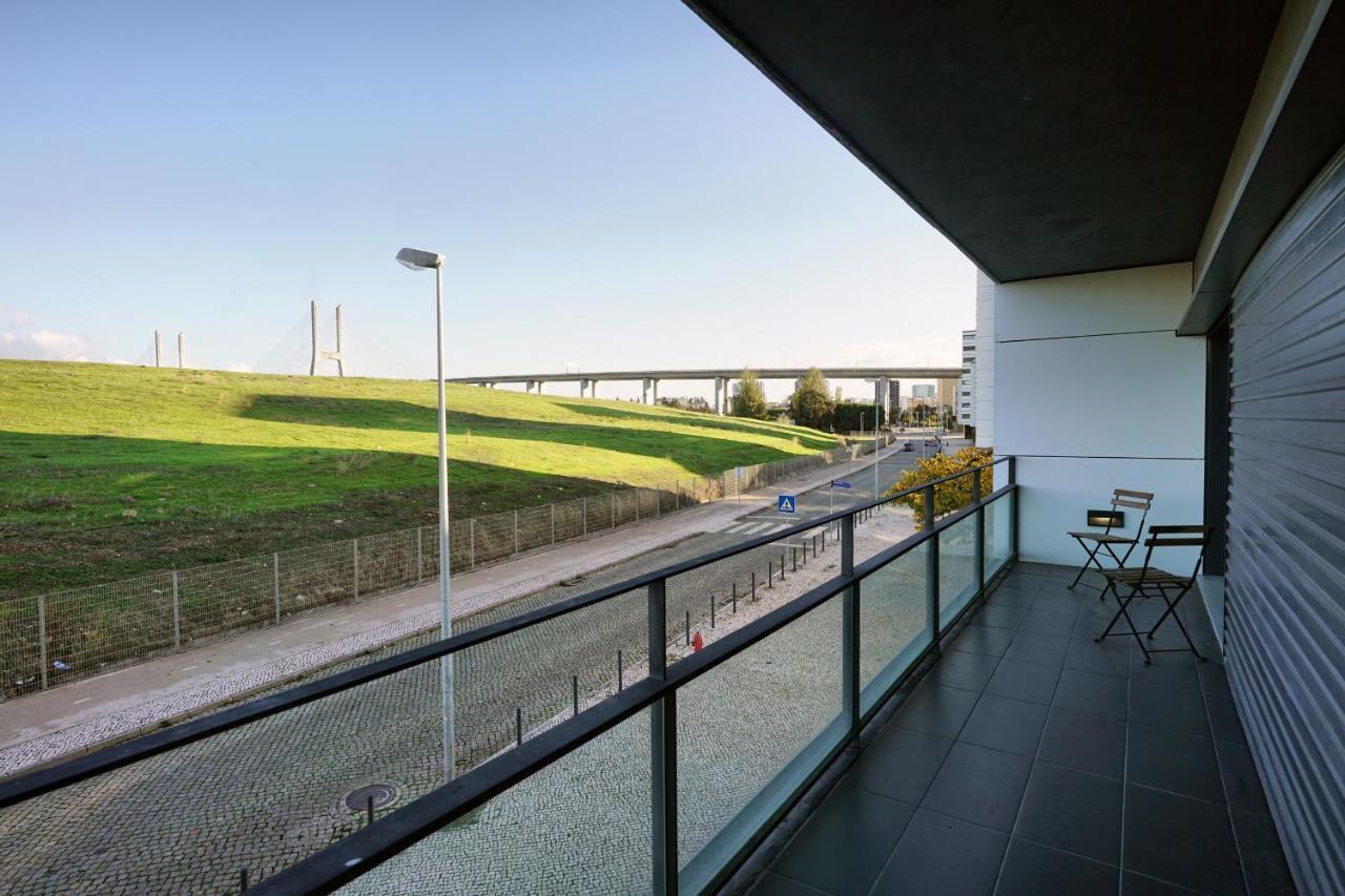 Bridge View With Balcony Leilighet Sacavém Eksteriør bilde